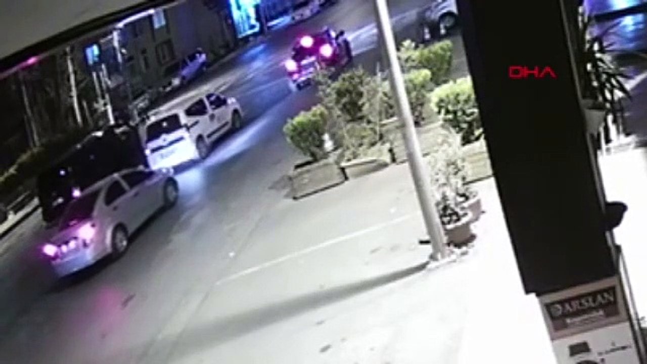 Esenyurt'ta ''Yol benim'' tartışması kanlı bitti