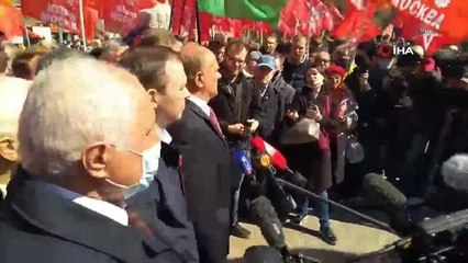 - Rusya'daki 1 Mayıs gösterisinde maske takmayan "Sol Cephe" liderine gözaltı