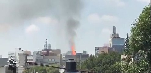 Meksika'da deprem anında korkutan patlama