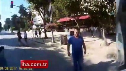 Motosiklet kazası kask kamerasına yansıdı
