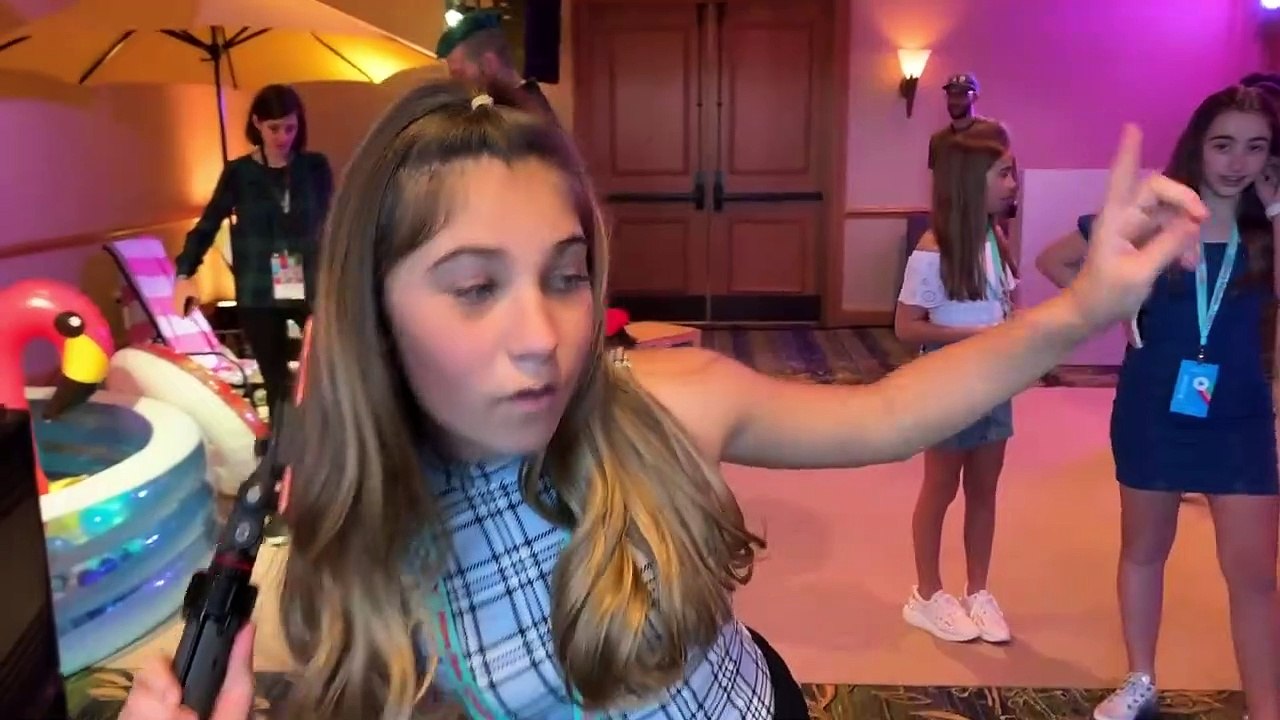 I Met Famous Tiktok Hype House Stars Facetime Charli D'Amelio | Rosie ...