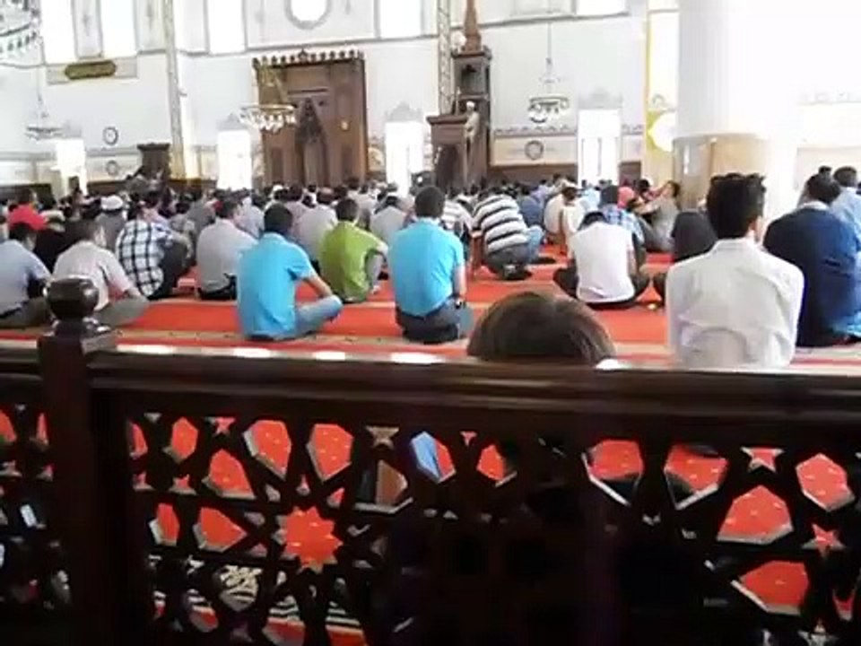 Yeni Diyanet İşleri Başkanı Prof. Dr. Ali Erbaş ezan okuyor