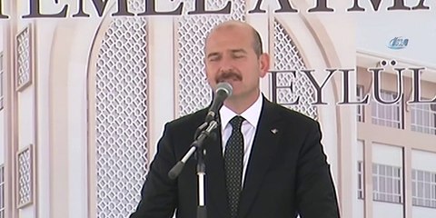 Bakan Süleyman Soylu gözyaşlarını tutamadı