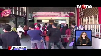 Polisi Bubarkan Pengunjung Mall yang Berkerumun