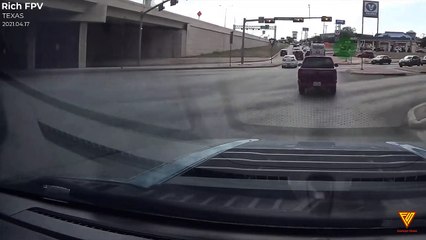 Jeep 100 Meter Dash Caught on Dashcam 2021.04.17 — TEXAS