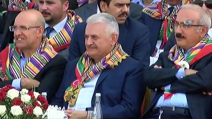 Başbakan Binali Yıldırım ata bindi