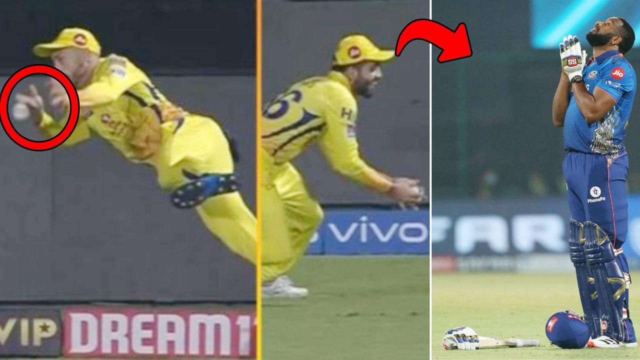 Faf Du Plessis’ Dropped Catch of Kieron Pollard in 18th Over | Oneindia Telugu