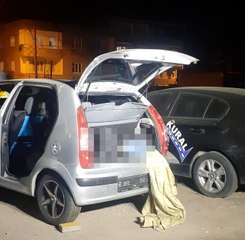 Kan donduran cinayet...Park halindeki otomobilin bagajında erkek cesedi bulundu