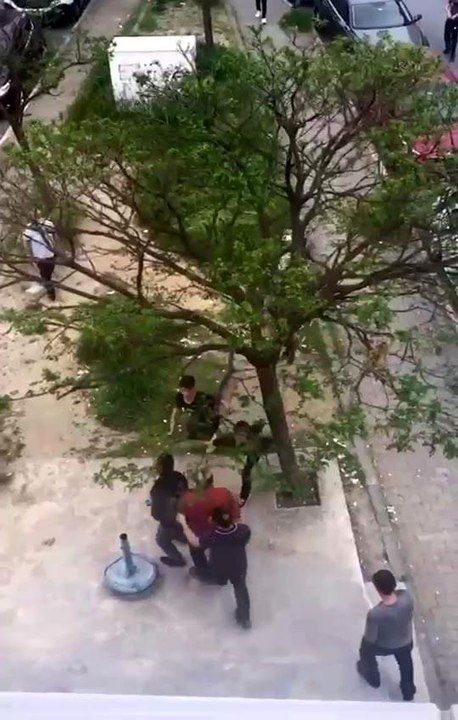 Yabancı uyruklu iki grup arasında bıçaklı kavga: 2 yaralı