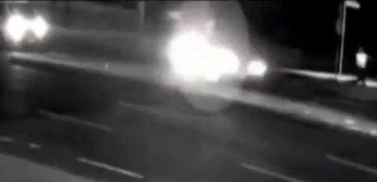 Polis aracı durdurmak isterken canından oluyordu!