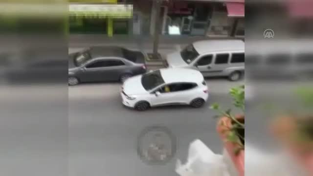 Küçükçekmece'de 8 yaşındaki oğluna araba kullandıran baba gözaltına alındı