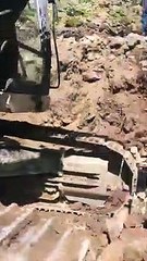 İkizdere'de iş makinesinin üzerine çıkan Mahmut Tanal'dan Cengiz İnşaat'a ilişkin suç duyurusu!