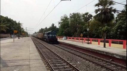 Route Divert WDM 3D Pulinng Kulik Express smoothly II Indian Railway