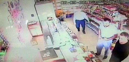 Kadın silahın namlusunu kendine çevirip eşinin hayatını kurtardı