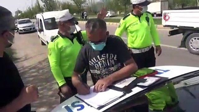 Kısıtlamada yakalanan şahıs polislere sitem etti: Kaçacak değilim!