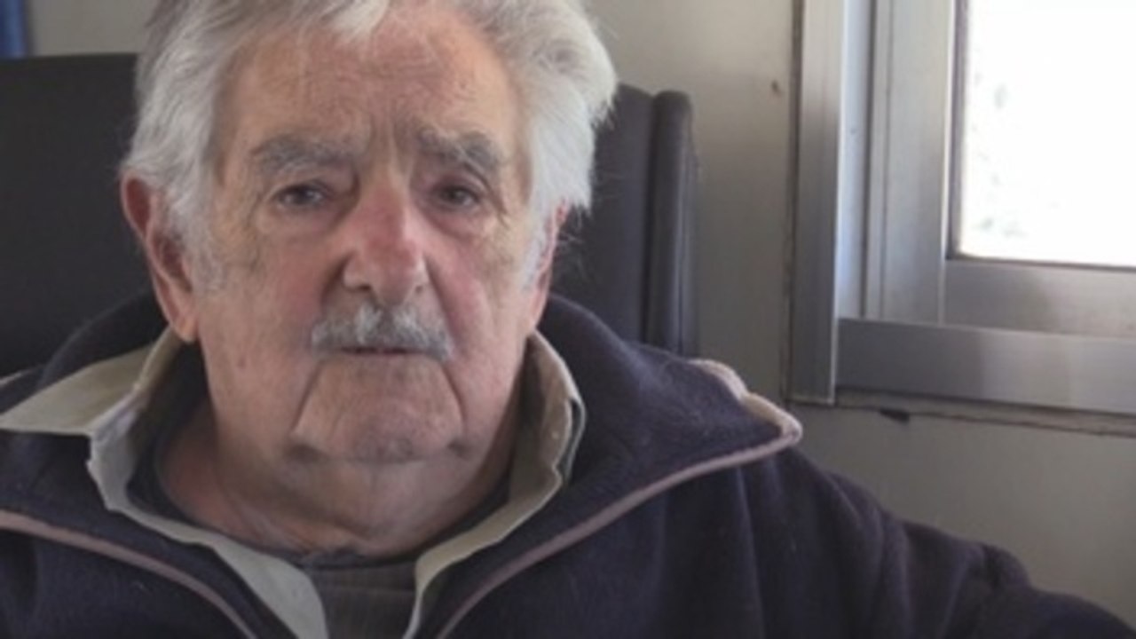 Mujica evoluciona "tranquilo y sin complicaciones" tras cirugía