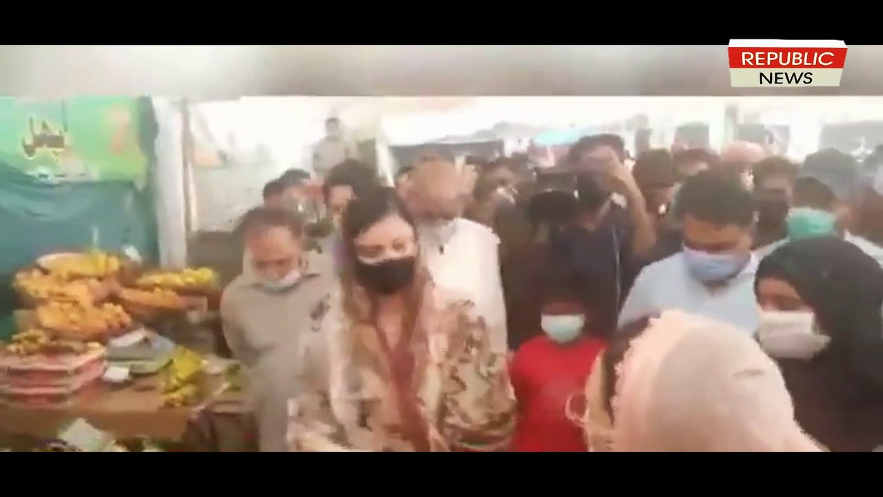 #FirdosAashiqAwan #ACSialokot #Aggressive فردوس عاشق نے اے ۔ سی سیالکوٹ کو سب کے سامنے جھاڑ پلاد ی شدید غصے میں آگئی۔ تلخ کلامی