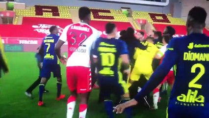 Ligue 1 : Monaco - Lyon se termine en bagarre générale !