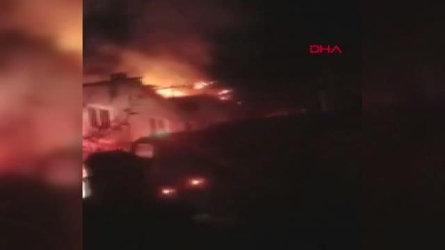 Son dakika haberleri | BURSA-İnegöl'de 2 katlı binanın terasında yangın