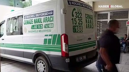 Define ararken kayalıklardan düştü, cenaze güçlükle çıkarıldı