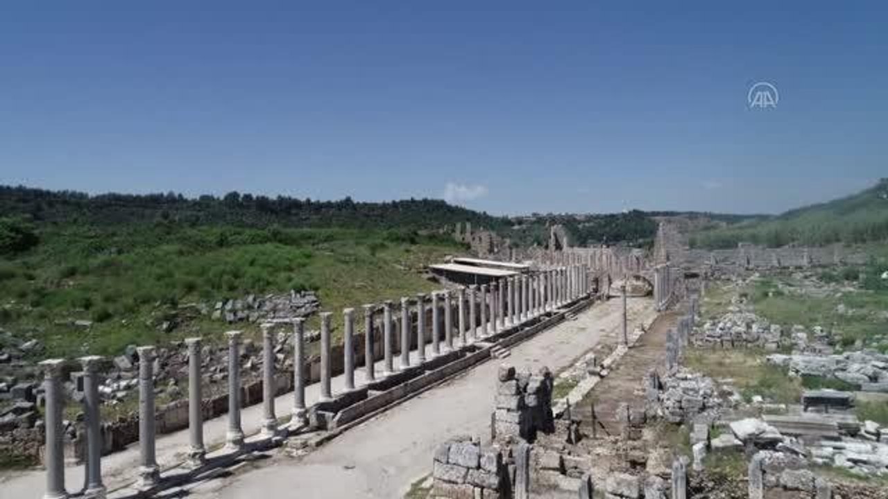 Perge Antik Kenti kazı ve restorasyon çalışmalarıyla eski ihtişamına kavuşuyor