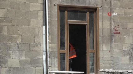 Tarihi Tekel binasının restorasyon çalışması başladı