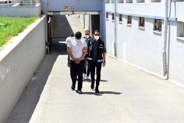 Sahte parayla cep telefonu alınca yakalandılar