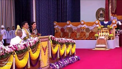 ในหลวงราชินี พระราชทานปริญญาบัตรผู้สำเร็จการศึกษาจากมหาวิทยาลัยราชภัฏอุตรดิตถ์ เชียงราย กำแพงเพชร