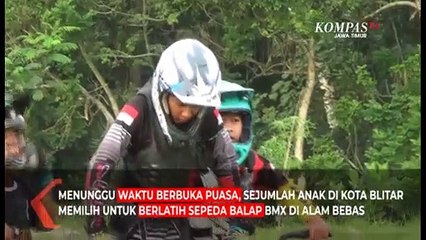 Serunya Main Sepeda BMX Sambil Menunggu Berbuka