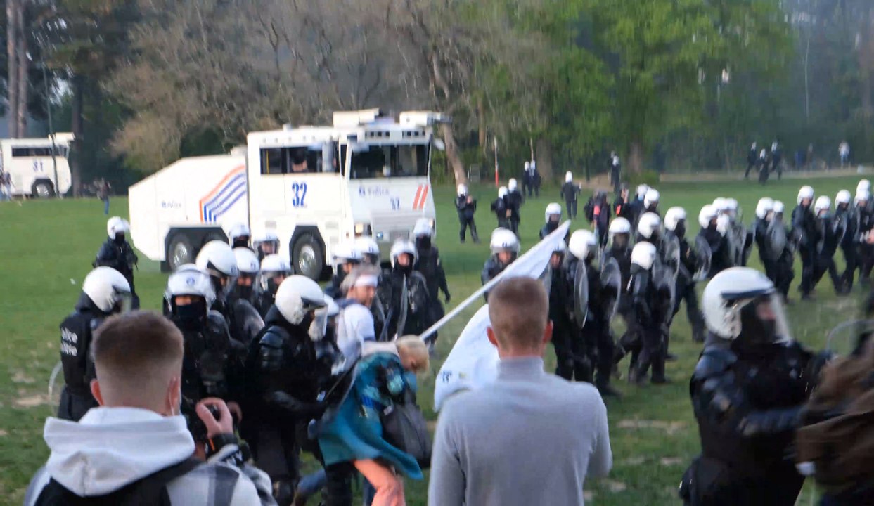La Boum 2 le 1er mai 2021: la police de Bruxelles évacue du Bois de la Cambre à Bruxelles
