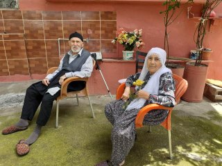 90'lık çift korona virüsü yendi