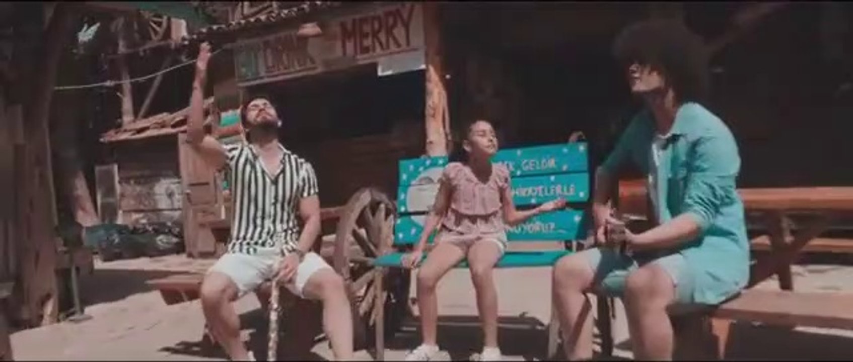 Burak & Barış feat. Özlem - Uzak Ol