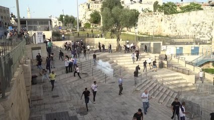 İsrail polisinden Şam Kapısı'nda Filistinlilere saldırı (6)