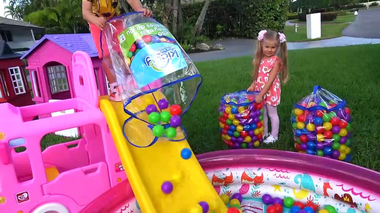 Diana And Roma Learn How To Have Fun And Play Different Games Outside