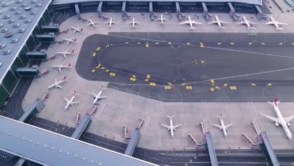 Oyuncu Ceyda Düvenci, "Engelliler Haftası" nedeniyle İstanbul Havalimanı'ndaki erişilebilir hizmetleri anlattı