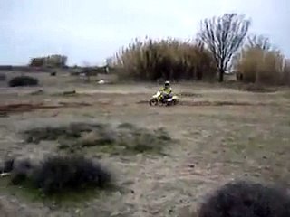 Dorian dans son bac à sable