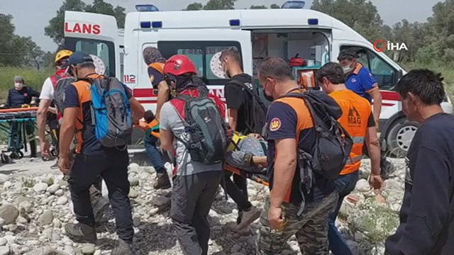 Günlerdir kayıp olan yaşlı kadın dere yatağında bitkin halde bulundu