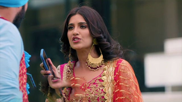 Choti Sarrdaarni 469 Promo; Sarabjeet flirts with Meher | FilmiBeat