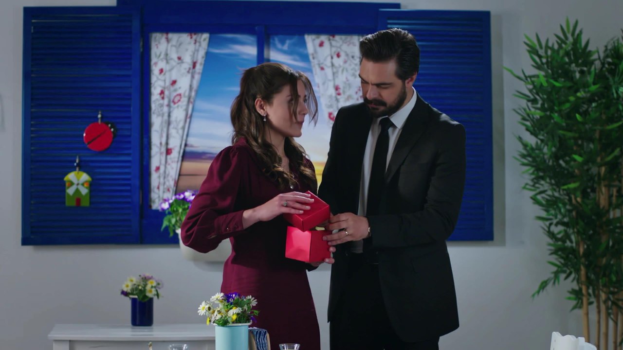 Yaman Seher'e Müzik Kutusu Hediye Ediyor | Emanet 171. Bölüm