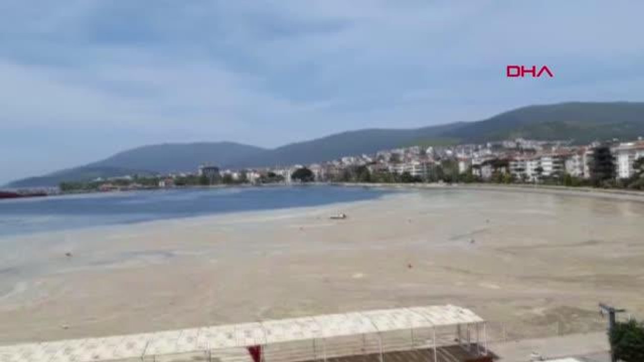BALIKESİR ERDEK KÖRFEZİ'Nİ DE DENİZ SALYASI KAPLADI