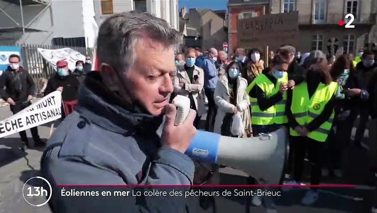Saint-Brieuc : les pêcheurs se mobilisent contre la construction d'un grand parc éolien en mer