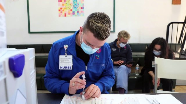 Covax firma acuerdo con Moderna por 500 millones de dosis de vacuna anticovid