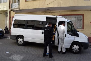 30 gün önce hayatını kaybeden adamı, komşular kötü koku gelince fark etti