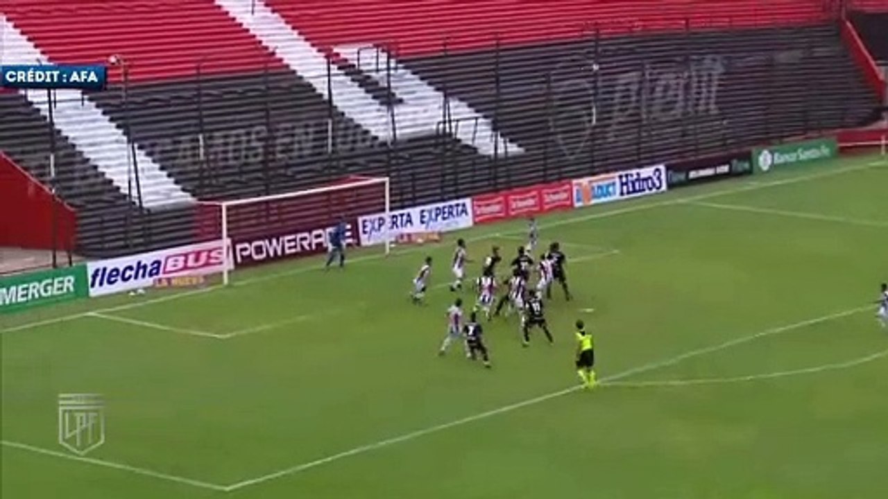 La grosse frappe de Juan Sforza avec les Newell's Old Boys