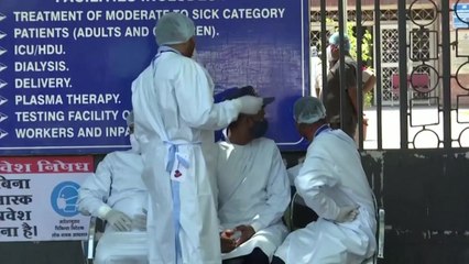 인도 지방정부, 속속 '봉쇄령' 도입...확진자수는 이틀째 줄어 / YTN