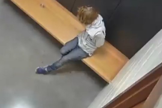 الشرطة تعتقل مسنة تعاني الخرف