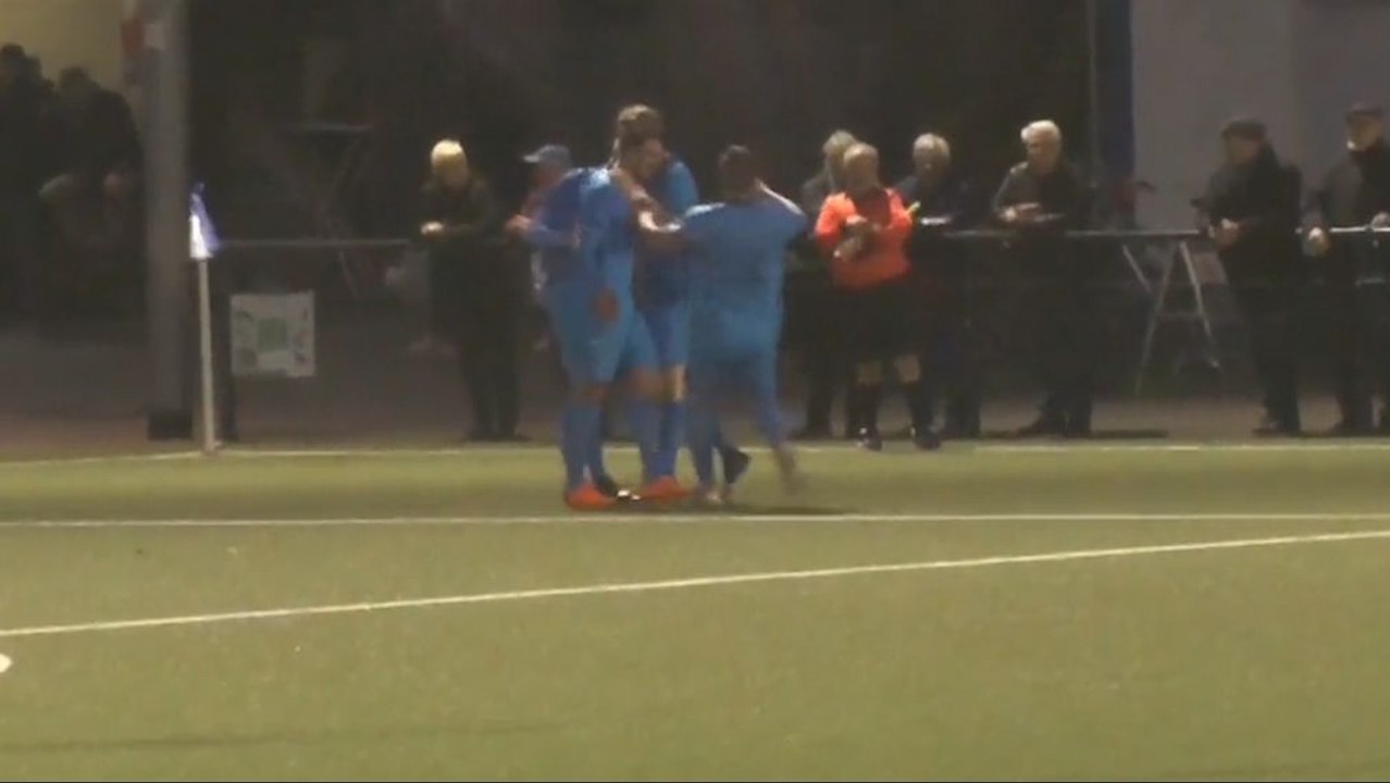 13 Spiele, 13 Tore: Top-Torjäger Kayla führt Pesch zum Sieg