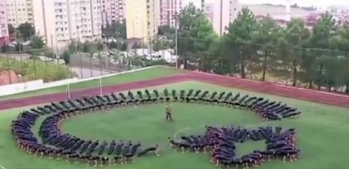 "Allah" diyerek şınav çeken PÖH sosyal medyayı salladı