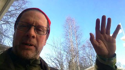 Vappu 1.5.2021 Valkoinen kuntavaaliehdokas Seppo Lehto Tampereelta Rovaniemellä muuttopuuhissa