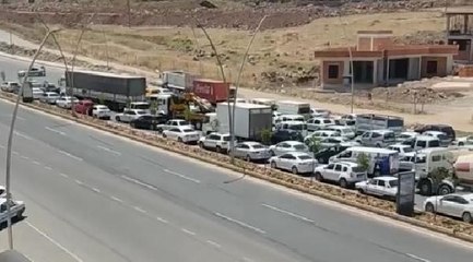 ŞANLIURFA'DA TAM KAPANMANIN 4'ÜNCÜ GÜNÜNDE ARAÇ KUYRUĞU